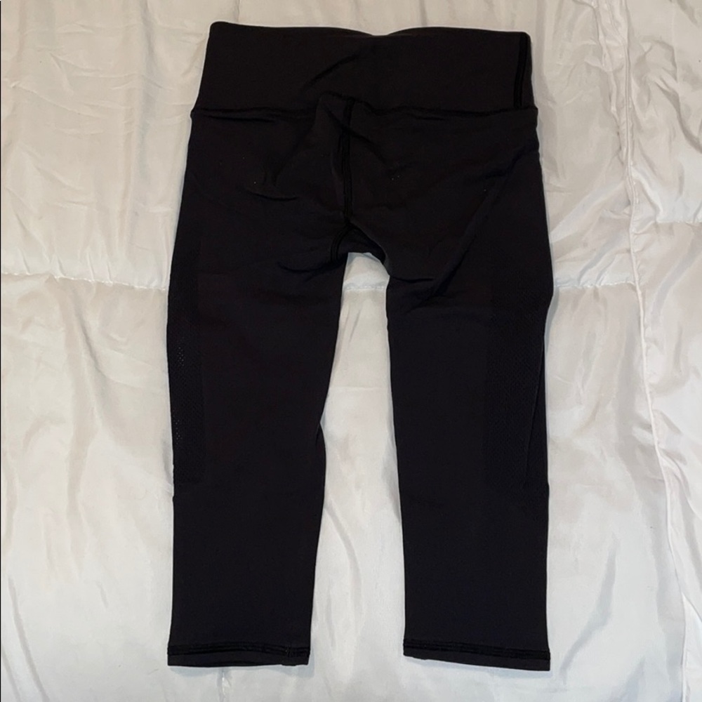 Lululemon Bodycon crop leggings in black